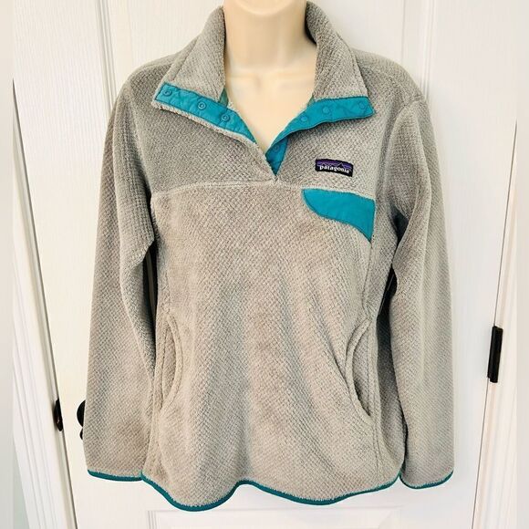 Patagonia Sweaters - Patagonia Soft & Cozy Grey and Teal Re-Tool Snap T-Fleece Pullover! ❤️